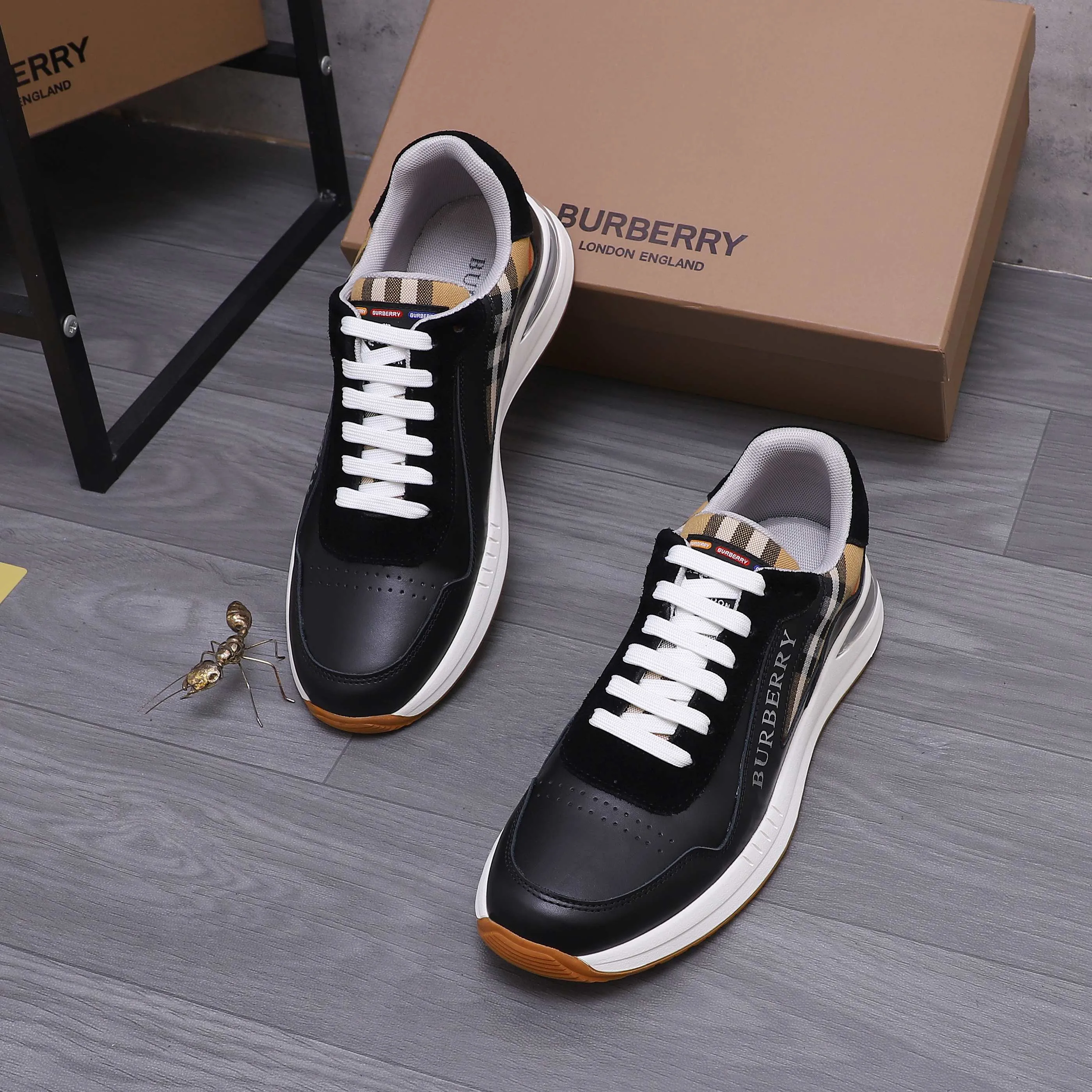 Men's shoes 💰442 Product trademark: Burberry "Burberry" casual shoes Regular size: 38-44 Product material: Selected cowhide stitching upper Breathable mesh lining Rubber outsole